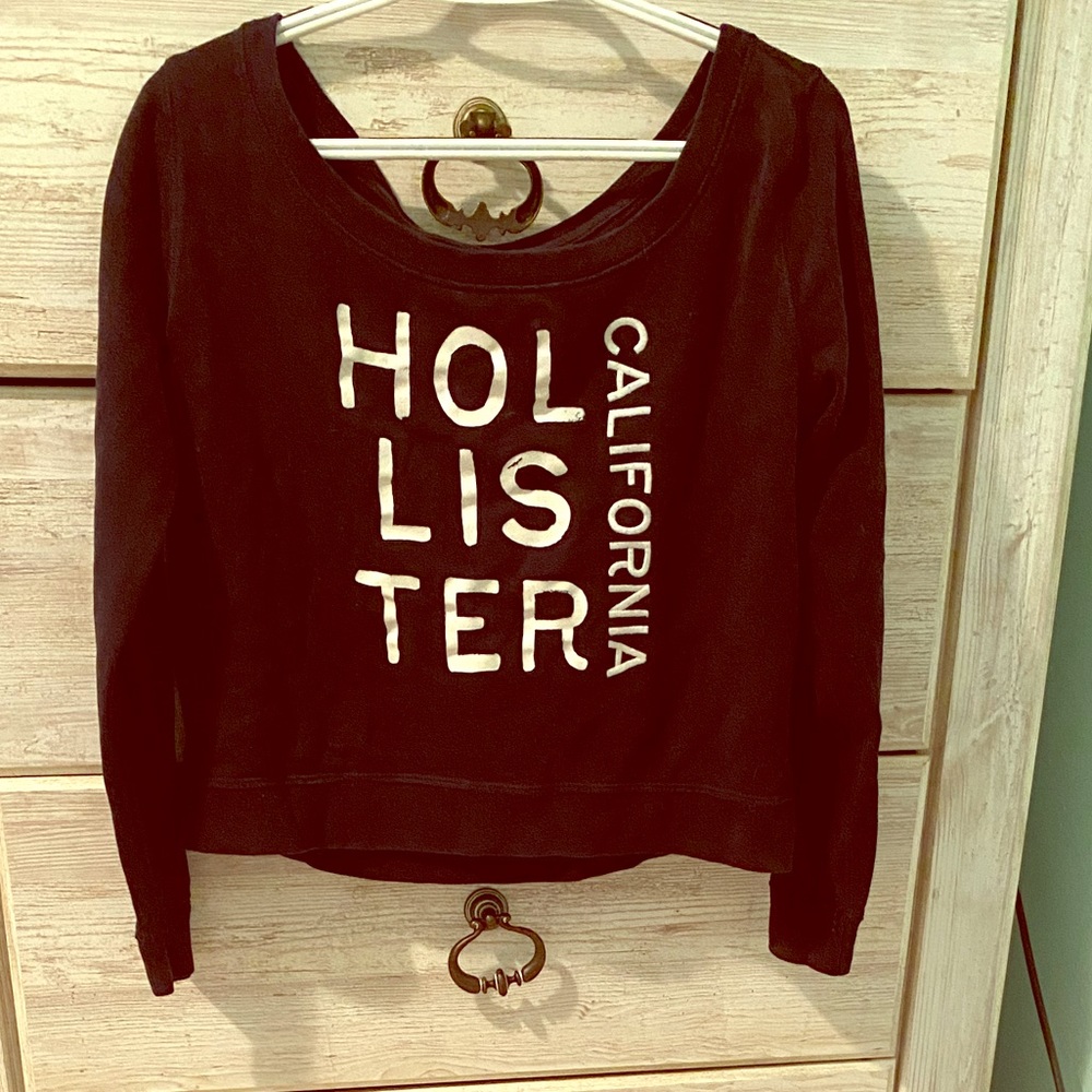 Off the shoulder hollister top
